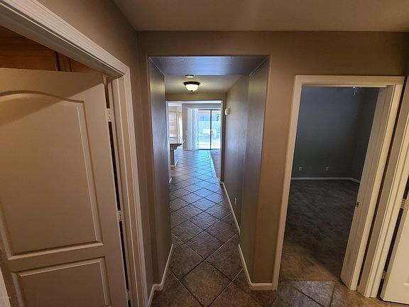 5th image of 772 W Raven Dr