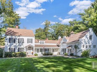 64 Sweet Briar Rd, Stamford, CT 06905