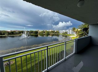 9357 Fontainebleau Blvd APT D304, Miami, FL 33172