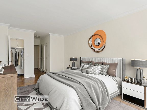 4th image of 215 E 68th St APT 8V