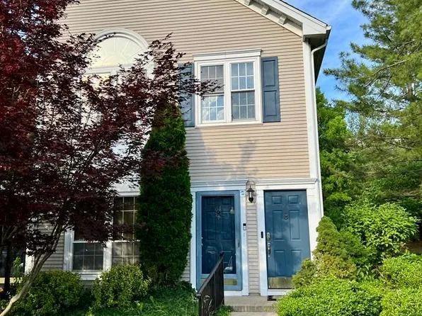 61 Gregory Ln #2815, Franklin Park, NJ 08823