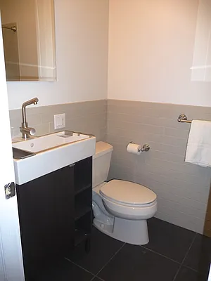 Rented by Perry Associates NYC Inc | media 22