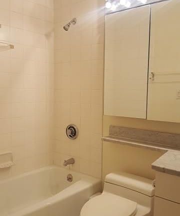 3rd image of 350 W 50th St APT 2Z
