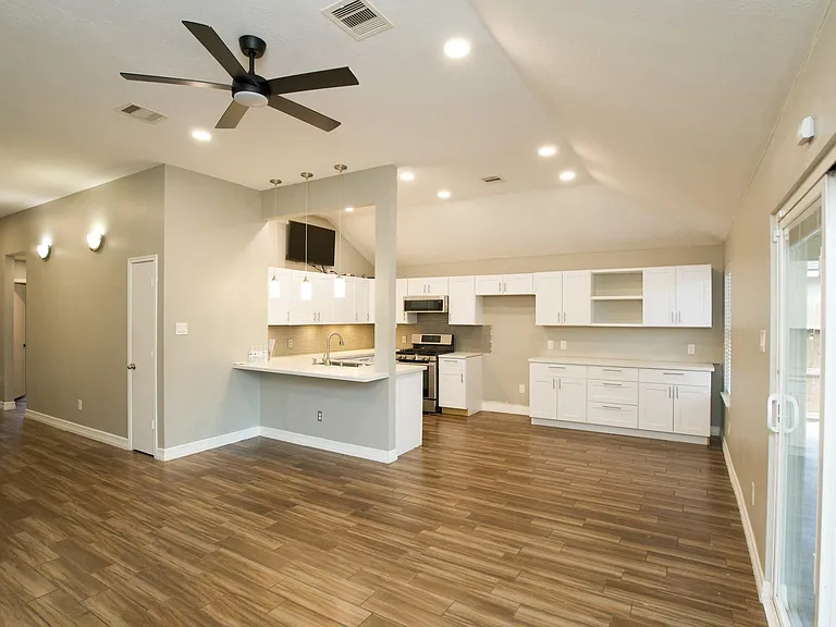 2710 Sockeye Dr — Photo 4