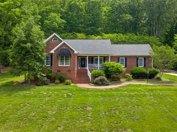 1494 W Lake Dr, Asheboro, NC 27205