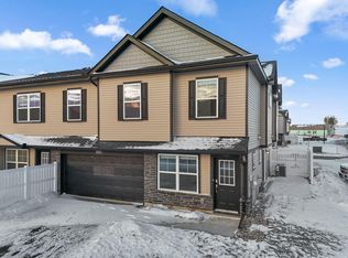 5233 Long Pointe Pass, Woodbury, MN 55129