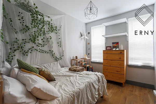 Rented by ERNY LLC | media 30