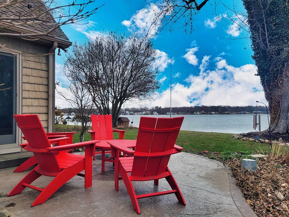 1st image of 10696 N Grove Rd