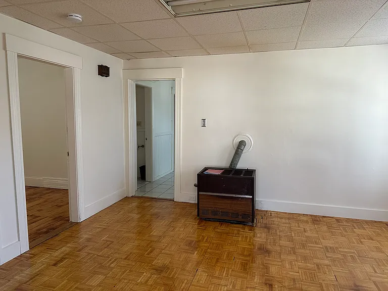 81 Illinois St #3 — Photo 10