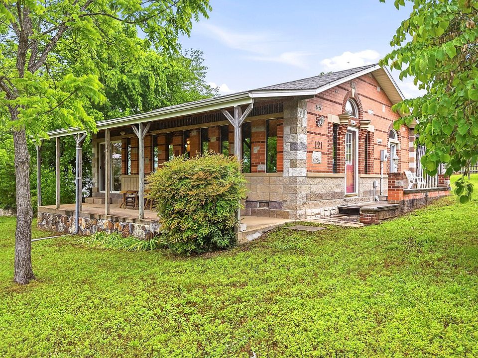 1st image of 121 Cedar Street