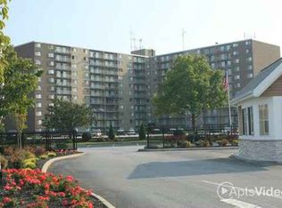 27400 Chardon Rd APT 216, Willoughby Hills, OH 44092