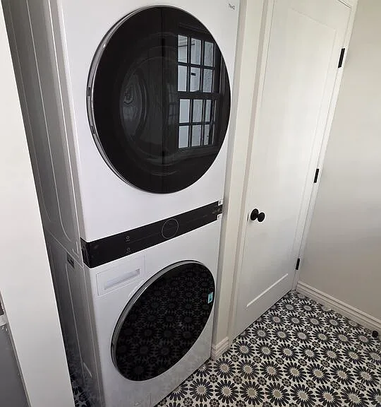 351 S Detroit St #2 — Photo 8