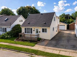 49 7th Ave, Brantford, ON N3S 1B3