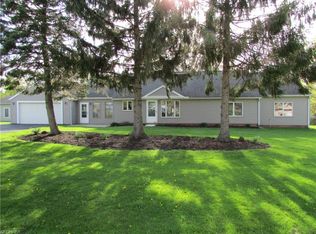 2828 Fairview Dr, Willoughby Hills, OH 44092