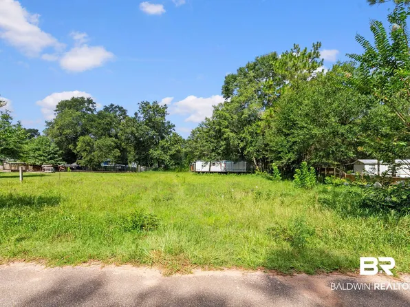 25141 Burgett Ln, Robertsdale, AL 36567