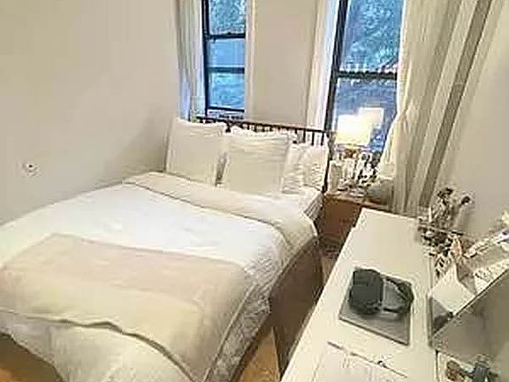 3rd image of 620 E 6th St #15A
