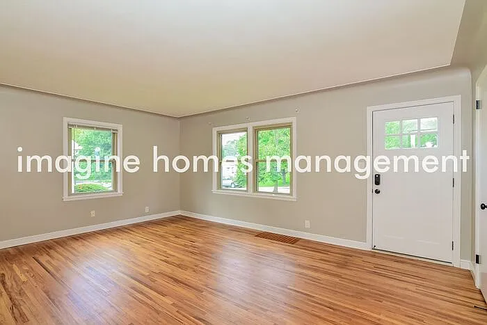 7801 Division St — Photo 5