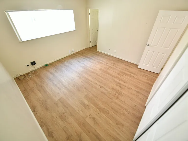 2514 College Ave — Photo 24