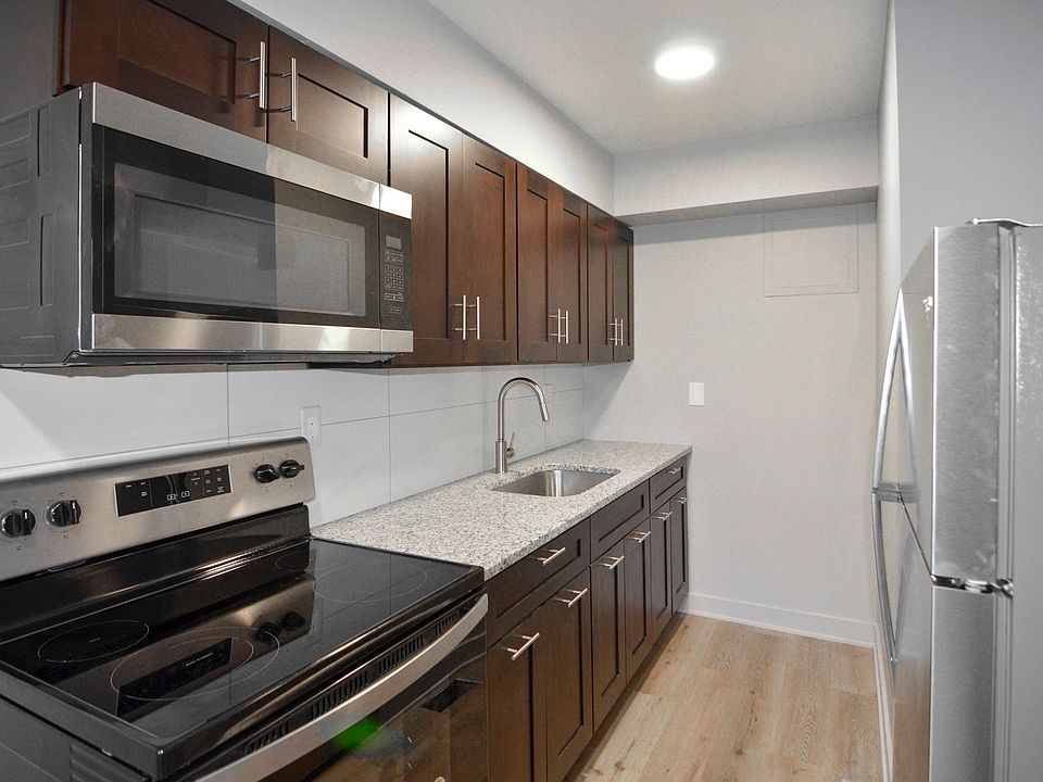 1st image of 2219 9th St #93c9czkpz