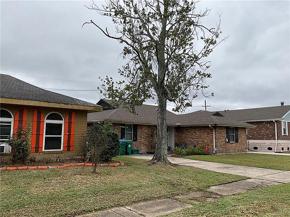 3rd image of 135 Miami Pl