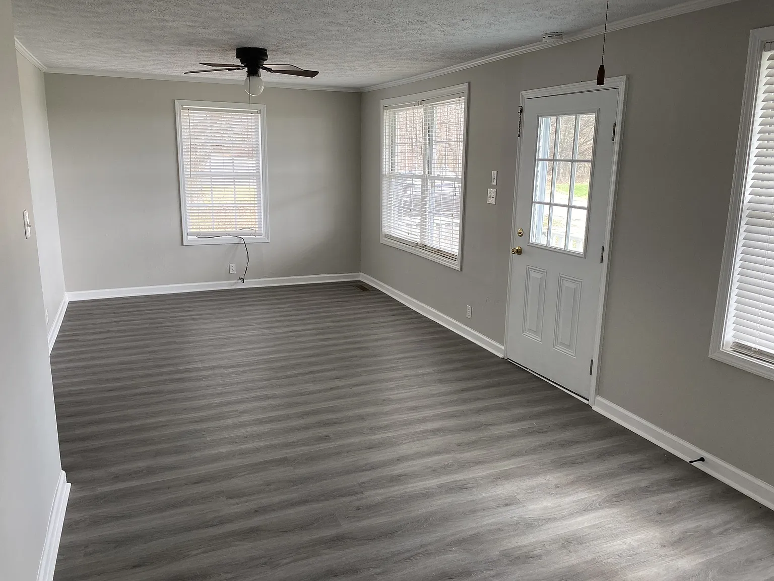 4 bed, 1.5 bath, 960 sqft, $1,250 — Photo 3