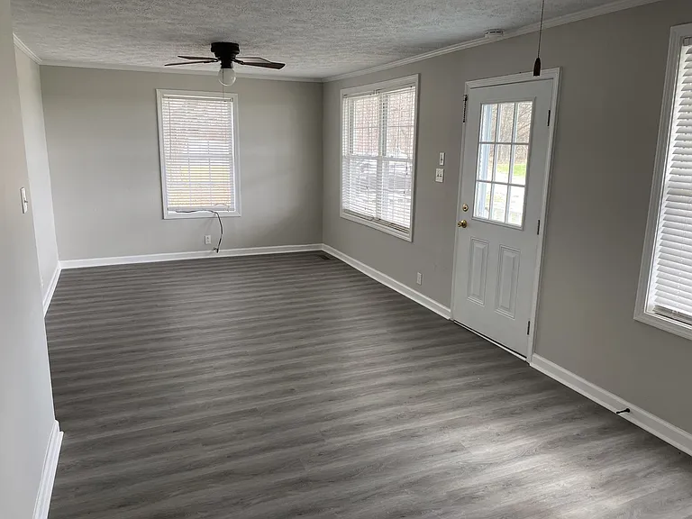 2289 Clarksville Rd — Photo 3