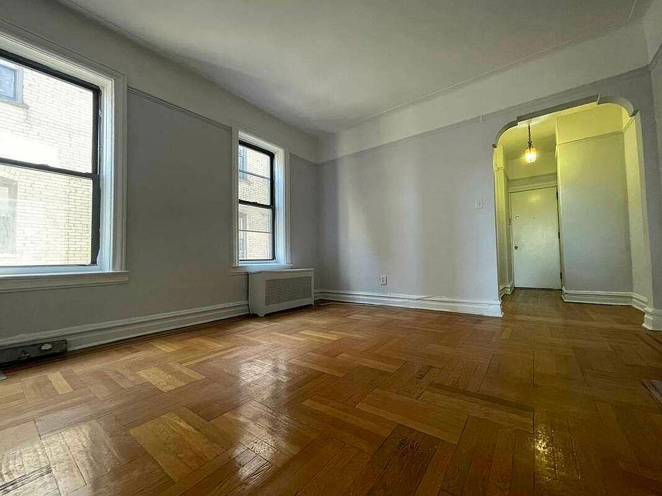 2nd image of 2157 Ocean Ave #5FUNIT