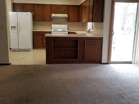 2nd image of 2415 Arlington Pl