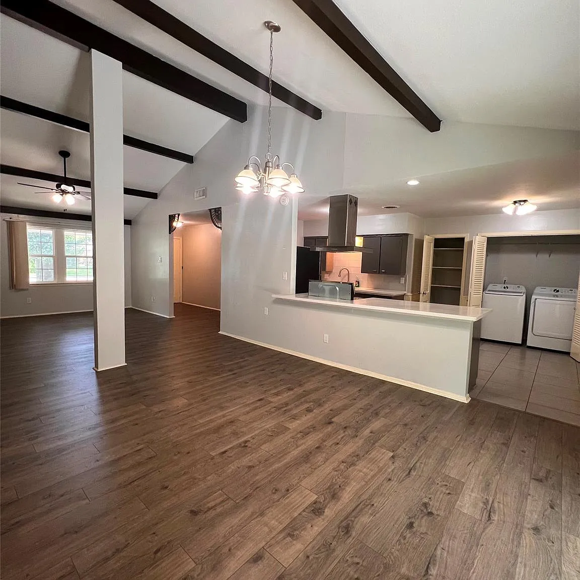 3 bed, 2.0 bath, 1595 sqft, $2,300 — Photo 1