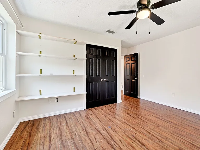 505 Whittle Way — Photo 24