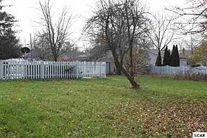 4th image of 401 S Maiden Ln