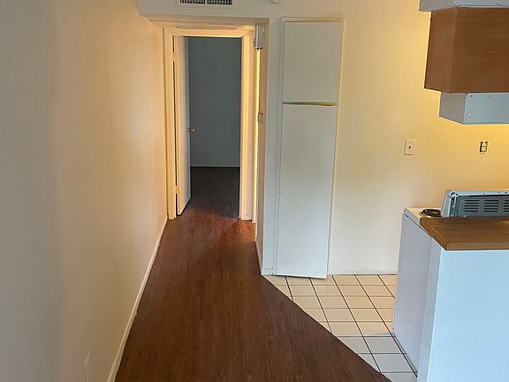 4th image of 706 Denson Dr APT 203