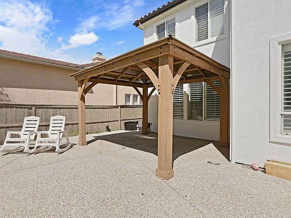 5th image of 1805 Langholm Way