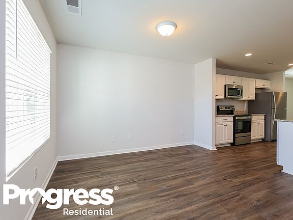 4th image of 450 Pollyanna Dr