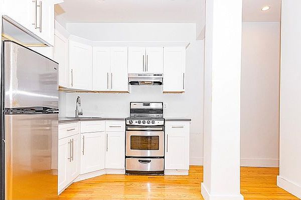 1st image of 72 Maujer St #1M