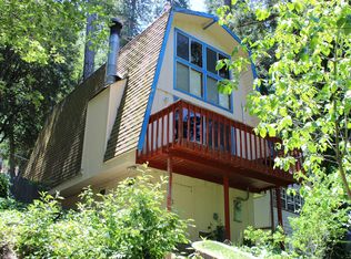 23059 Hemlock Ln, Crestline, CA 92325
