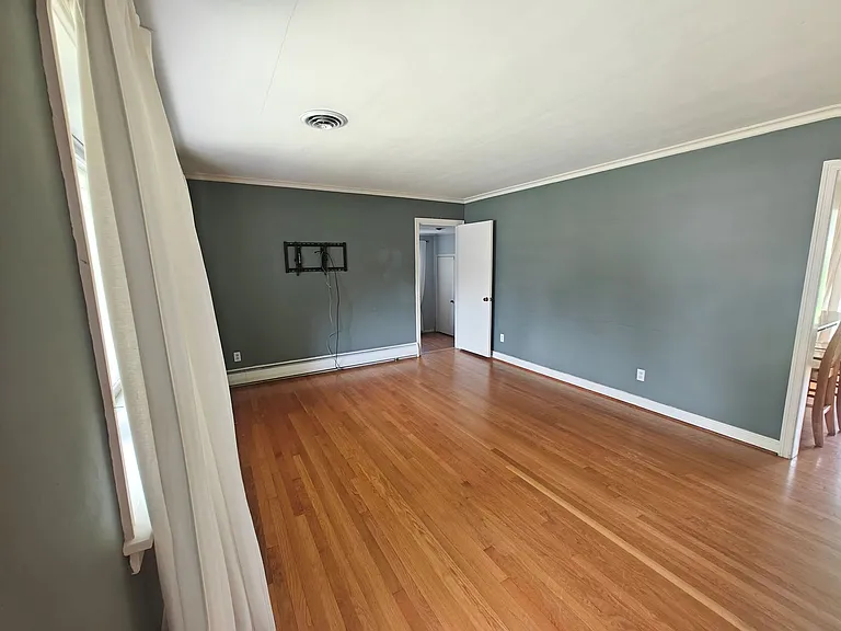 9510 Overhill Rd — Photo 6