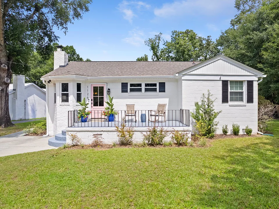 1126 Pleasant Pines Rd
