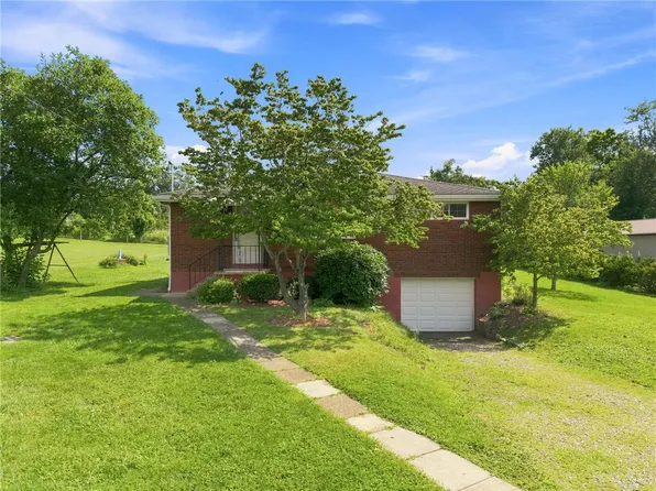 1524 E Laurel Cir, Mount Pleasant, PA 15666