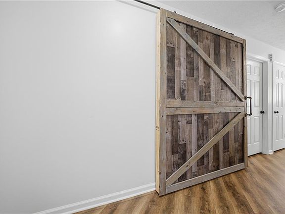 4th image of 614 Teach St