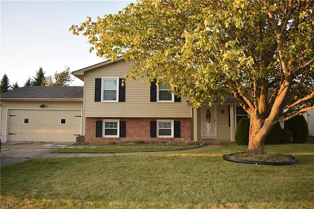 5546 London Dr photo 1