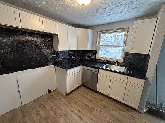 4th image of 344 Atwood St