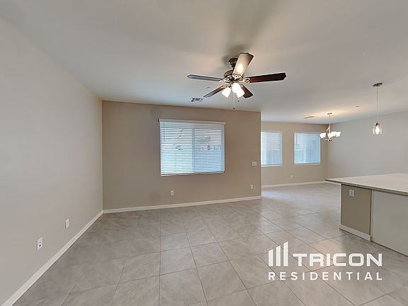 4th image of 1341 N Parkcrest