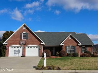 385 Penguin Ln, Salem, VA 24153