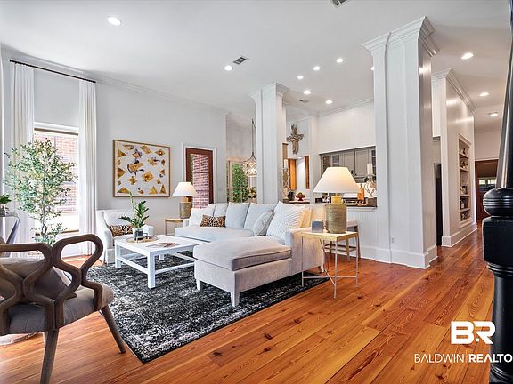 4th image of 204 Oswalt St #A