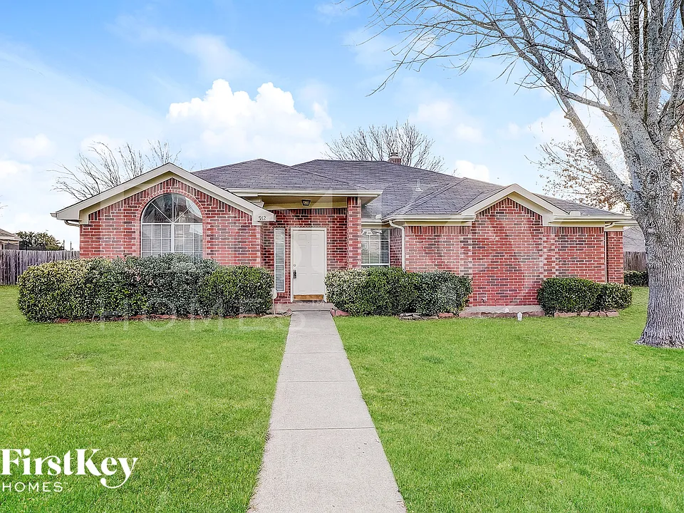 912 Winterbury Ct