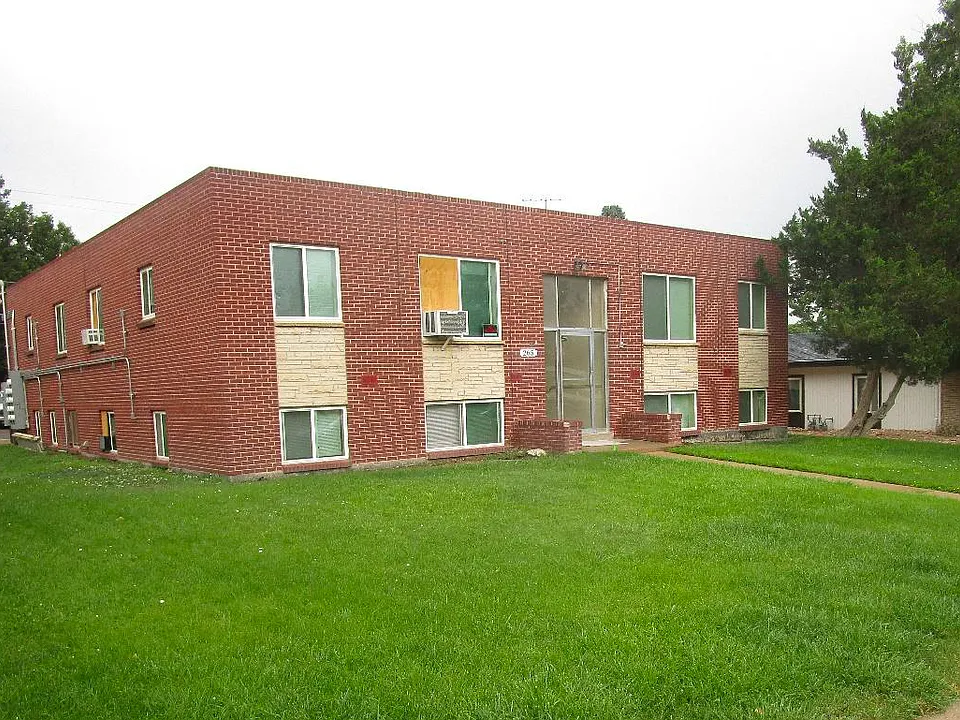 265 Laurel St #4B