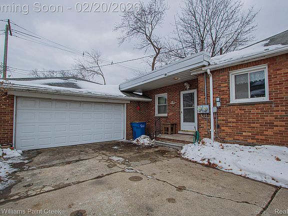 3rd image of 4926 E Twelve Mile Rd