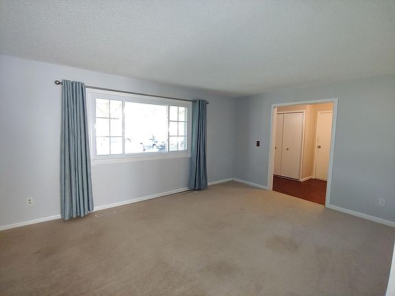 5th image of 295 Caro Ln