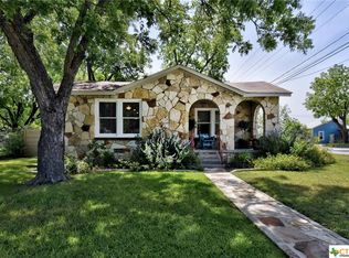 1195 W Coll St, New Braunfels, TX 78130